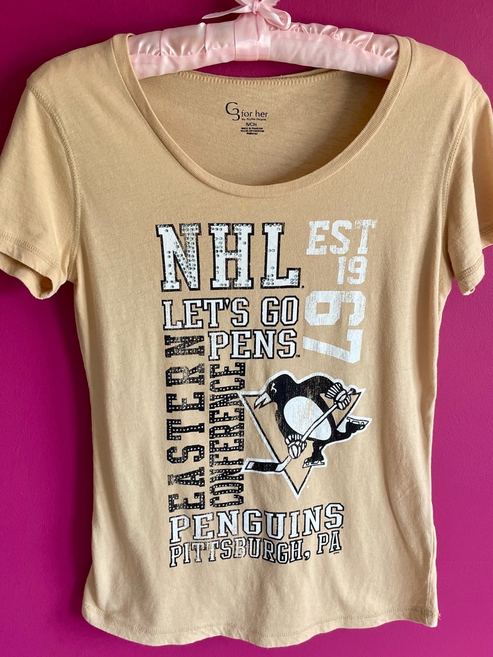 ForHer by Alyssa Milano 💛Pittsburgh Penguins Tee🖤